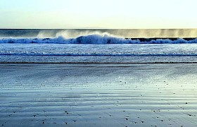 Big waves at Ardalanish Beach
