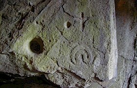 Rock markings in Scoor Cave